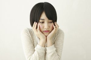 人恋しくて寂しくなる心理とは？自分で癒す方法