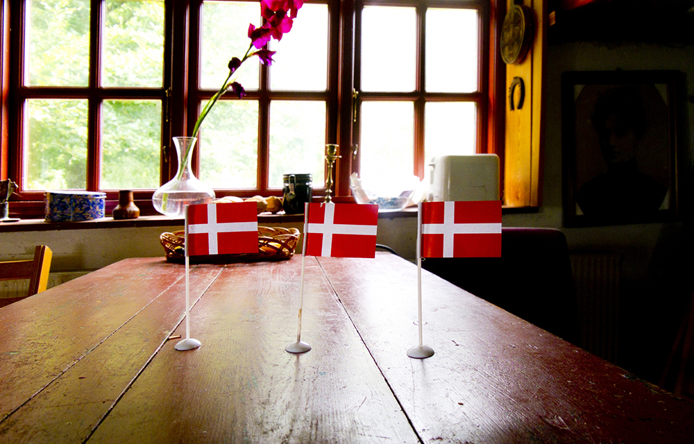 ヒュッゲ (HYGGE) とは？デンマークから学びたい幸せな時間を過ごす暮らしの考え方 For your LIFE