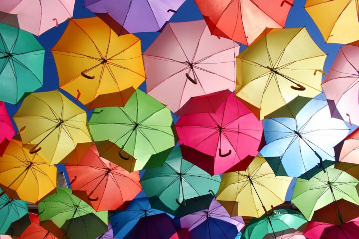 傘の歴史と豆知識。傘は日傘から始まった？