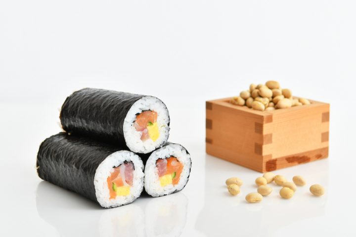 今年の恵方の方角は 恵方巻の正しい食べ方やルールを解説 For Your Life