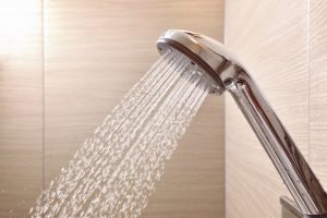 【シャワーヘッドの掃除方法】重曹・クエン酸やお酢での洗い方を紹介