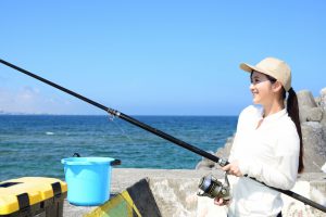 【初心者必見】釣りの服装・道具・持ち物を解説。知っておくべきルールは？