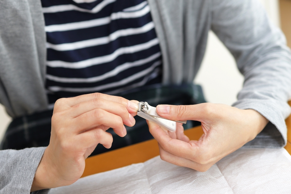 爪の間の汚れを落とそう 爪の中が汚くなる原因と予防法は For Your Life