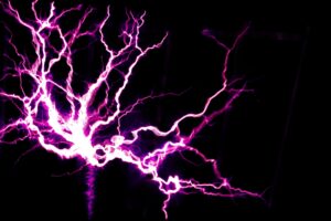 静電気が発生する仕組み
